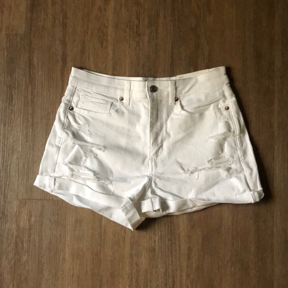 White Mom Short